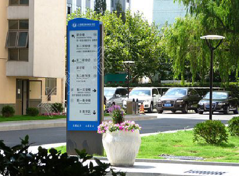 武功哪些因素影响宣传栏的制作？